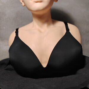 Victoria's Secret 36DD black bra